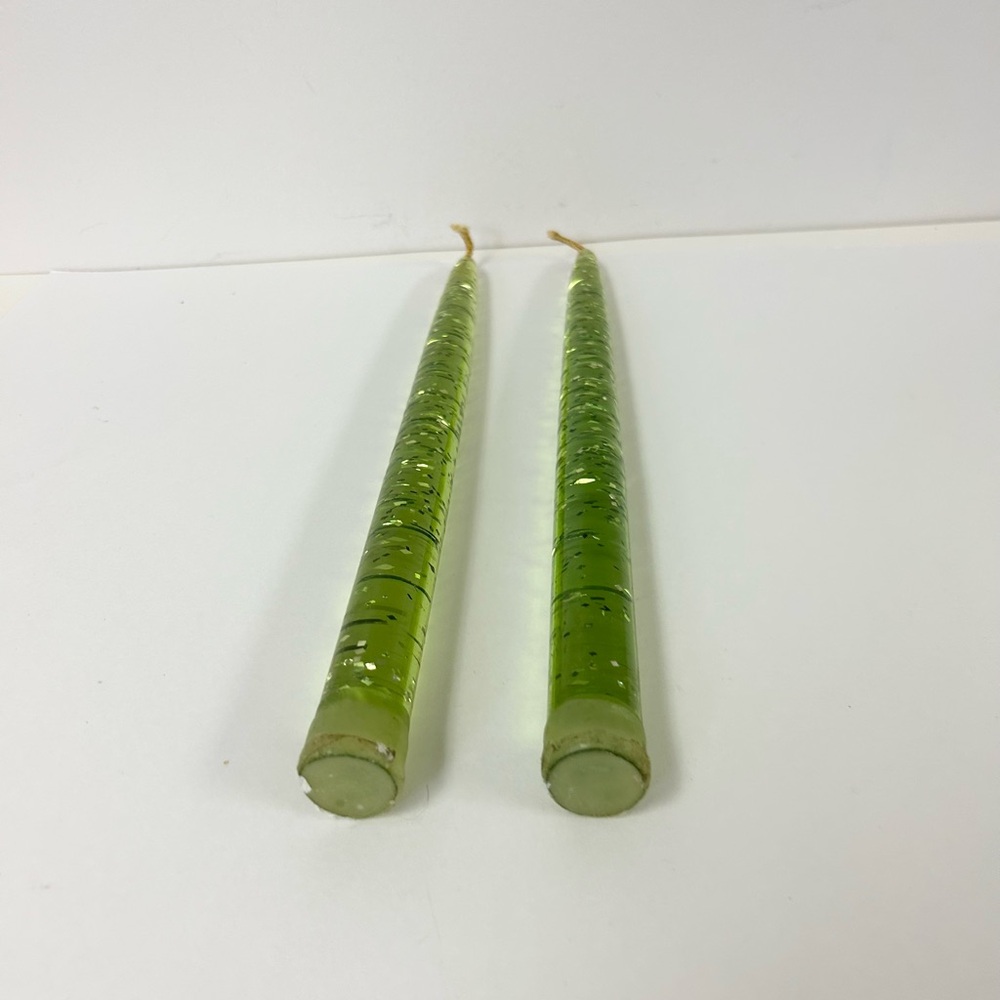 PAIR MID CENTURY MODERN LUCITE CANDLES Avocado Green Gold Wick Flecks 12” 1950’s - Picture 4 of 4